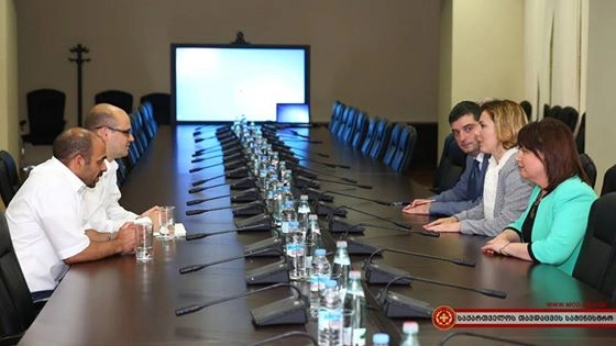 "ოტობოკის“ წარმომადგენლები თავდაცვის სამინისტროში