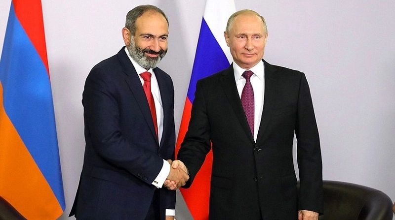 ნიკოლ ფაშინიანი ვლადიმერ პუტინს სოჭში შეხვდა