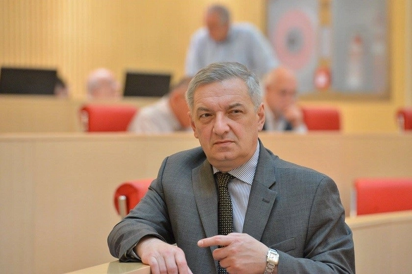 ადმინისტრაციის თანამშრომლებთან დაკავშირებით ზურაბიშვილი სწორ გადაწყვეტილებას მიიღებს - გია ვოლსკი