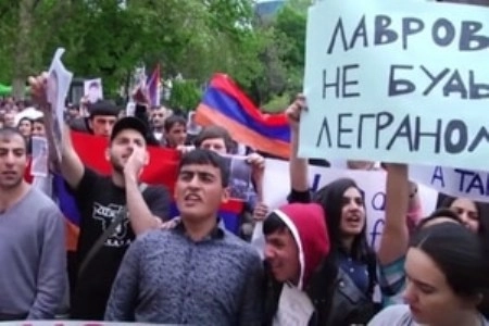 ერევანში ლავროვის ვიზიტის წინააღმდეგ აქცია გაიმართა
