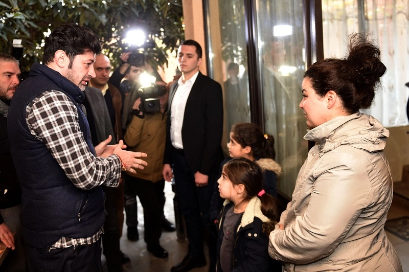  თბილისის მერმა სპეცოპერაციის შედეგად დაზარალებული ოჯახები მოინახულა