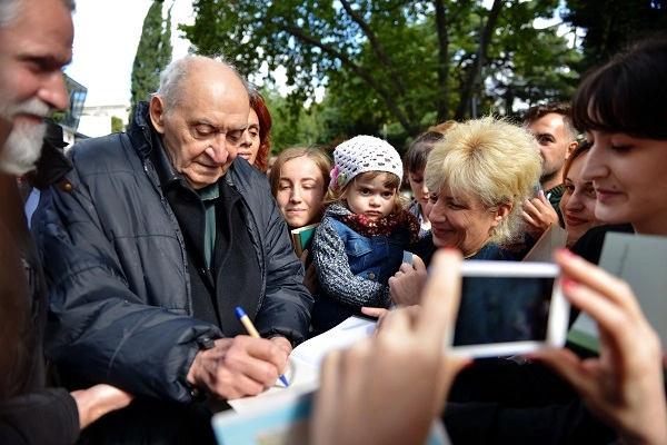  გურამ დოჩანაშვილის მოთხრობა „გივიზე“ საჩუქრად saba.com.ge -სგან  
