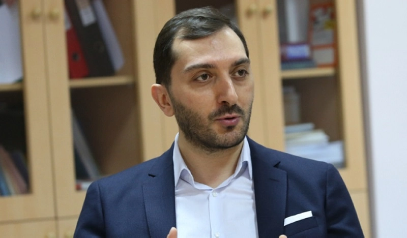 მომხრე ვარ, დასაწყისი კლასებიდანვე იყოს პირბადის ტარება ჩვენს სკოლებში - ბიძინა კულუმბეგოვი