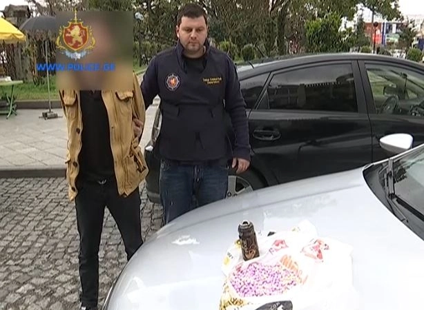 დიდი ოდენობით ნარკოტიკული საშუალების უკანონო შეძენა-შენახვისთვის ერთი პირი დააკავეს