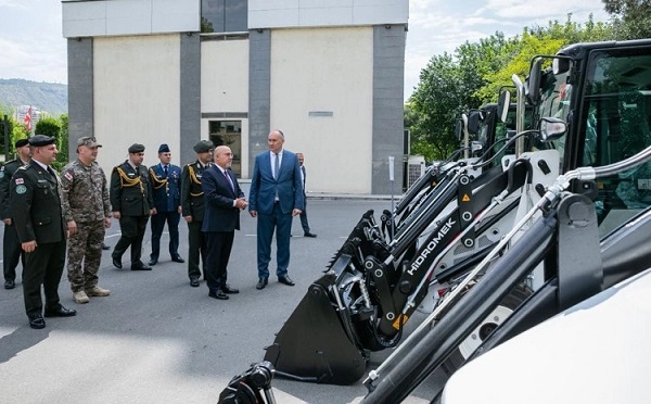 თურქეთმა საქართველოს თავდაცვის ძალებს ლოჯისტიკური ტექნიკა გადასცა
