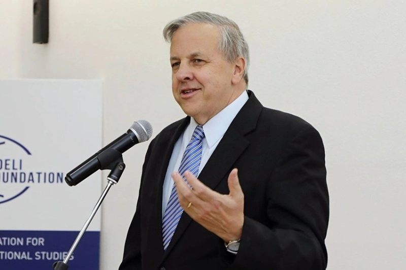  აშშ მხარს უჭერს მმართველი პარტიის მიერ შემოთავაზებულ საკონსტიტუციო ცვლილებებს - იან კელი