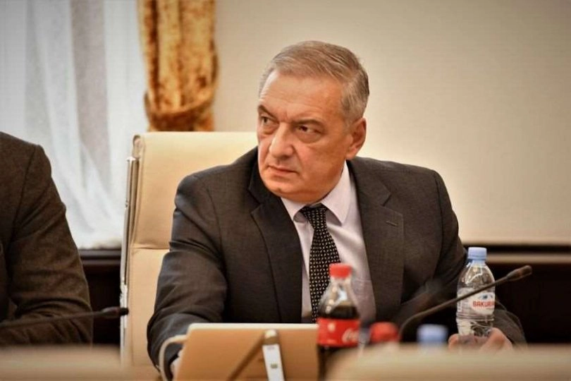 „ვარდების რევოლუციის“ ვარდები შეიცვალა ცოცხით, ყავარჯნიანი კაცით, მწამებელი გახდა ამ პოლიტიკური ძალის სიმბოლო - გია ვოლსკი