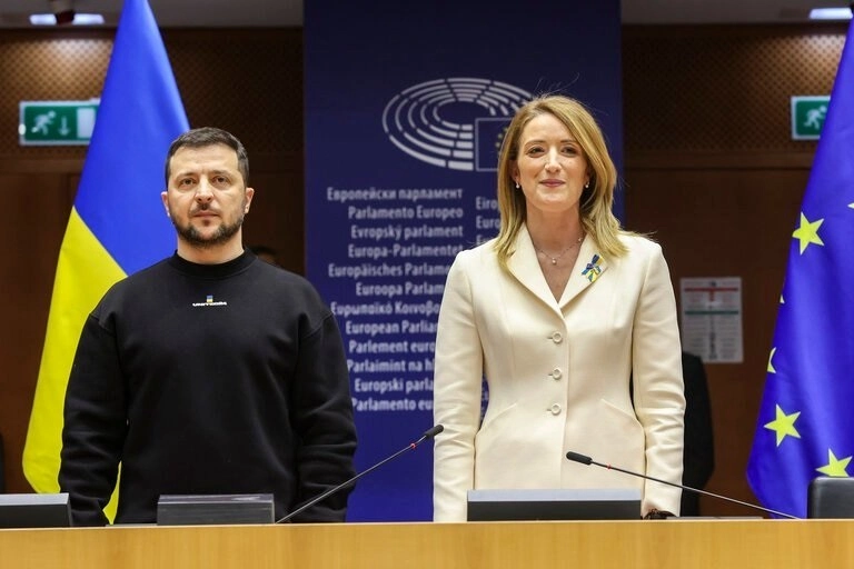 უკრაინა ევროპაა და მისი მომავალი ევროკავშირშია - რობერტა მეცოლა ვოლოდიმირ ზელენსკის