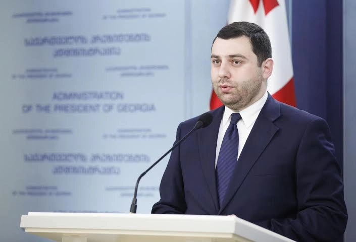 პრეზიდენტის ადმინისტრაცია საკონსტიტუციო კომისიაში მონაწილეობაზე უარს აცხადებს