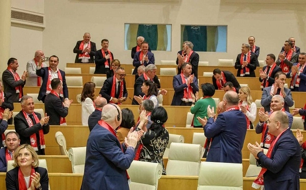 ჩვენმა ფეხბურთელებმა თავისი შეუპოვარი და ამავე დროს გააზრებული ბრძოლით ჩვენს თვალწინ ისტორია დაწერეს - შალვა პაპუაშვილი
