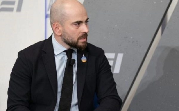 გუშინ ჩვენი რამდენიმე ასეული მოქალაქე ირანის საელჩოს წინ რომ ყვიროდა, ,„ხამენეი მზად ვართ, თქვენი ბრძანებების შესასრულებლადო“, ეს საფრთხე არ არის? ან „ალ მუსტაფას“ უნივერსიტეტი რომ დასანქცირებულია, ეს ცნობილი არ არის? - გიორგი კანდელაკი