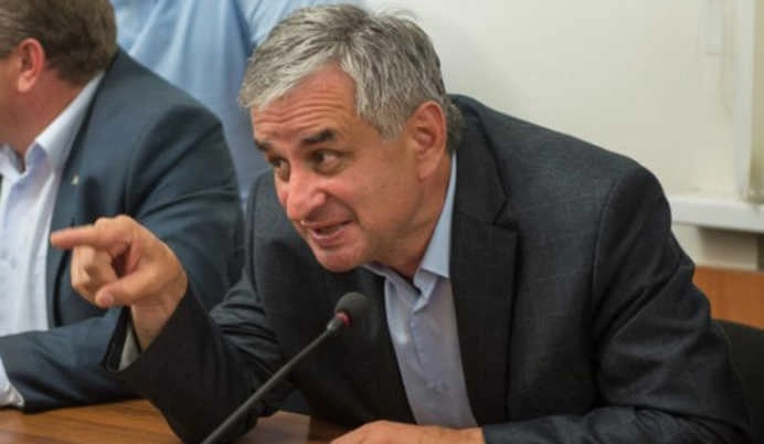 ოკუპირებულ აფხაზეთში რაულ ჰაჯიმბას გადადგომას ითხოვენ