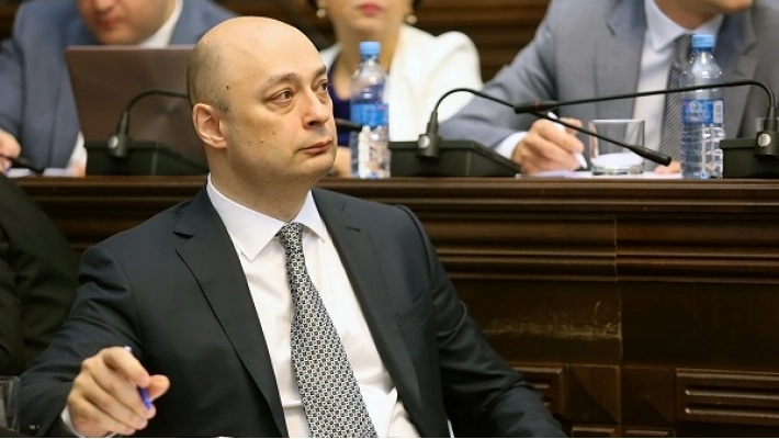 ჩემი სახლის ქურდობამდე ბევრად ადრე მივიღე მინიშნება, რომ თანამდებობა უნდა დამეტოვებინა - ქობულია