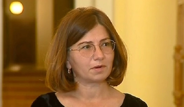 სალონიკში საარჩევნო უბნის თავმჯდომარემ გამოაცხადა, რომ დავით ბაქრაძემ კანდიდატურა მოხსნა - ირმა ნადირაშვილი