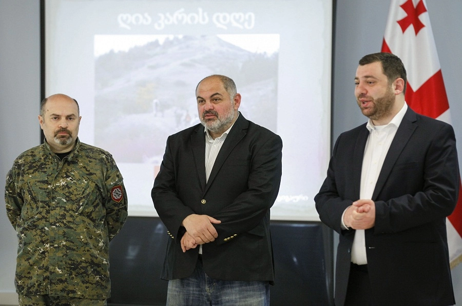 გიორგი აბაშიშვილი „აისი“-ს წარმომადგენლებს შეხვდა