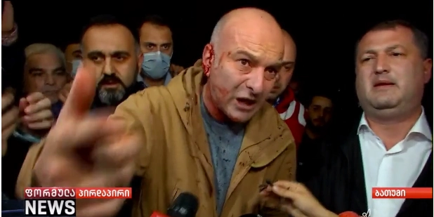 ბათუმში საოლქო საარჩევნო კომისიასთან საპროტესტო აქციაზე "ნაციონალური მოძრაობის" წევრი დაშავდა