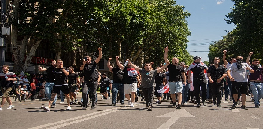 ტვ პირველისა და რუსთავი 2 -ის ოპერატორების მიმართ ძალადობის ფაქტზე პროკურატურამ 2 პირს ბრალდება წარუდგინა