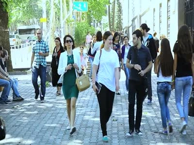 საქართველოში თავისი გარეგნობით კმაყოფილია მამაკაცების 75, ქალების - 67 პროცენტი