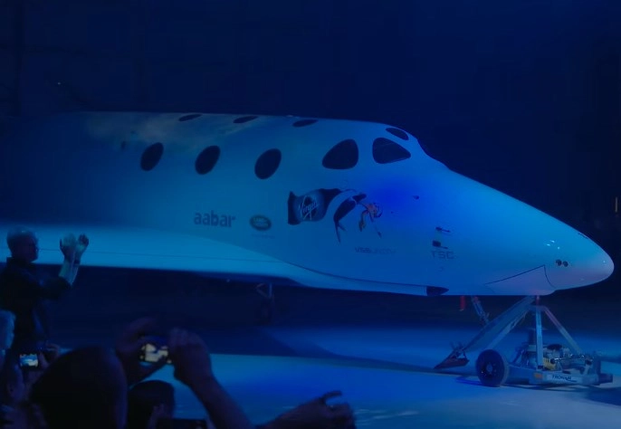 Virgin Galactic-მა კოსმოსური ხომალდი წარმოადგინა