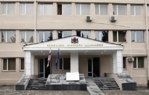 გურჯაანის სასამართლომ ნიკა მელიას მისამართით ადმინისტრაციული სამართალწარმოება შეწყვიტა, გიორგი ვაშაძეს კი 3000-ლარიანი ჯარიმის გადახდა დააკისრა