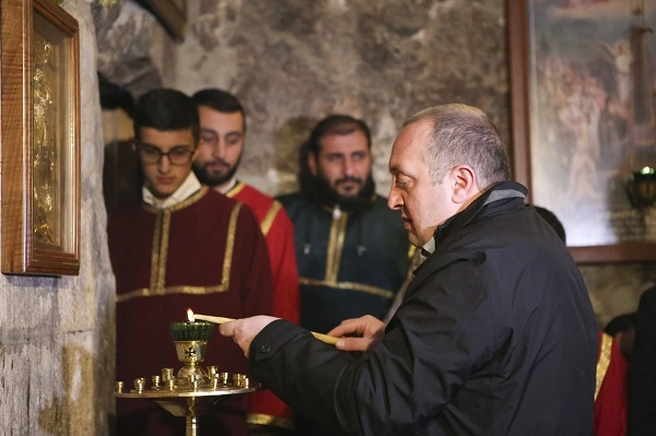  პრეზიდენტმა მოსახლეობას გიორგობა ბოლნისის წუღრუღაშენის ტაძრიდან მიულოცა