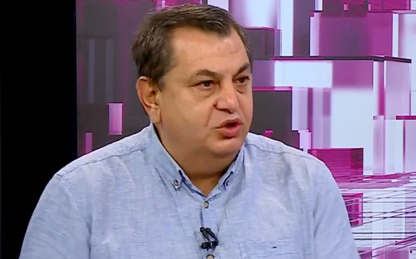 იქნებ, შევეშვათ რევოლუციის პოზიტიურ კონტექსტში მოხსენიებას - დავით ბერძენიშვილი