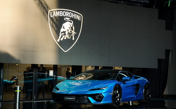 იტალიური სუპერქარი საქართველოში – Lamborghini-ს შოურუმი  თბილისში ოფიციალურად გაიხსნა