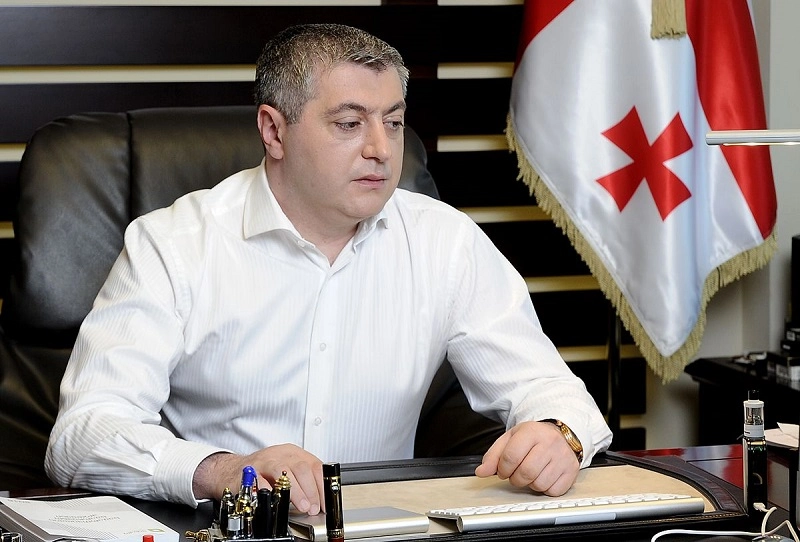 გარე პერიმეტრის დასაცავად კოშკურებზე დგანან ჯარისკაცები, 18 წლის ბავშვები, ამ სისტემაზე უარი უნდა ვთქვათ - კახიშვილი