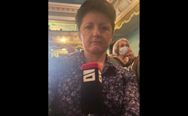 თეა წულუკიანმა "მთავარი არხის" ჟურნალისტს მიკროფონი წაართვა 