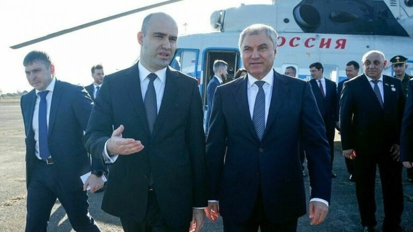 რუსეთის დუმის თავმჯდომარე ვიაჩესლავ ვოლოდინი ოკუპირებულ აფხაზეთში ჩავიდა