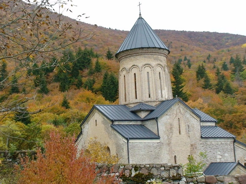 ყინწვისის მონასტრის წინამძღვარმა ცივი იარაღით არქიმანდრიტი დაჭრა