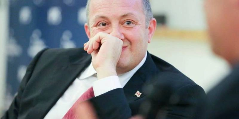  პრეზიდენტი ე.წ. მოსმენების კანონის პაკეტთან დაკავშირებით, საკონსტიტუციო სასამართლოს მიმართავს