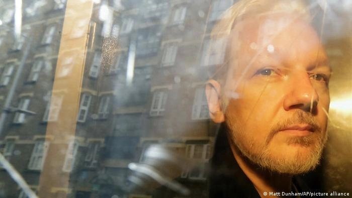 ლონდონის სასამართლომ ჯულიან ასანჟის აშშ-ში ექსტრადიციის ორდერი გასცა