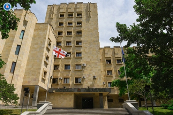 შინაგან საქმეთა სამინისტროს თანამშრომელს პროკურატურამ ბრალი წარუდგინა