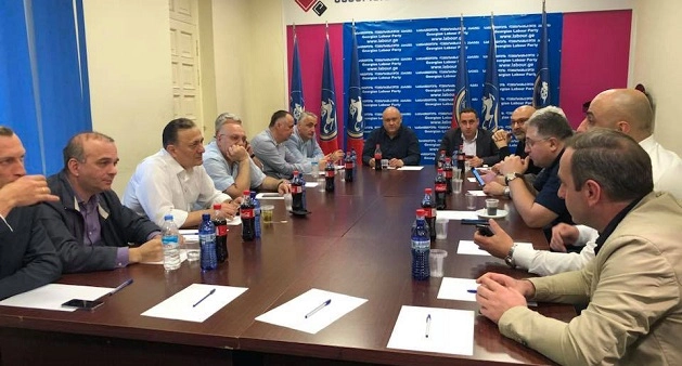 „ლეიბორისტული პარტიის“ ოფისში ოპოზიციური პარტიების კონსულტაციები მიმდინარეობს
