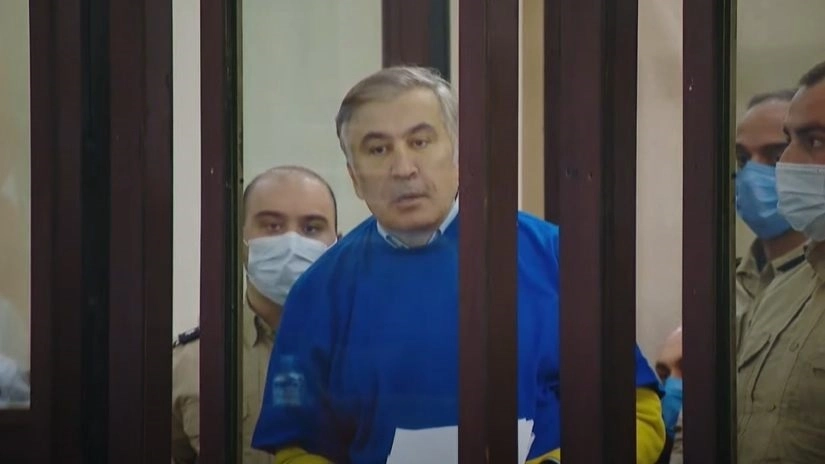 7 ნოემბრის საქმის განხილვა, მიხეილ სააკაშვილის ჯანმრთელობის მდგომარეობის, გამო გადაიდო