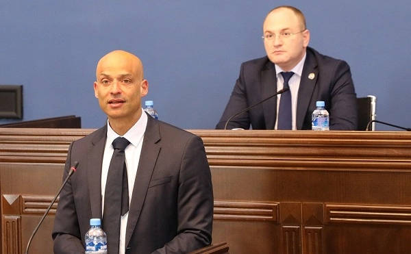 ნატო-ს ქვეყნებმა გადაწყვიტეს, რომ ჩვენ უნდა გავაკეთოთ მეტი უახლოესი პარტნიორების მხარდასაჭერად, მათ შორის საქართველოში - ჯეიმს აპატურაი