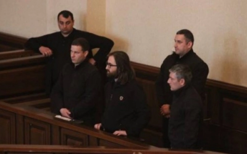  დეკანოზმა გიორგი მამალაძემ პროტესტის ნიშნად დარბაზი დატოვა