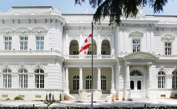პრეზიდენტის ინსტიტუტზე თავდასხმა ან ამის მცდელობა, რა თქმა უნდა პოლიტიკურია - პრეზიდენტის ადმინისტრაცია 