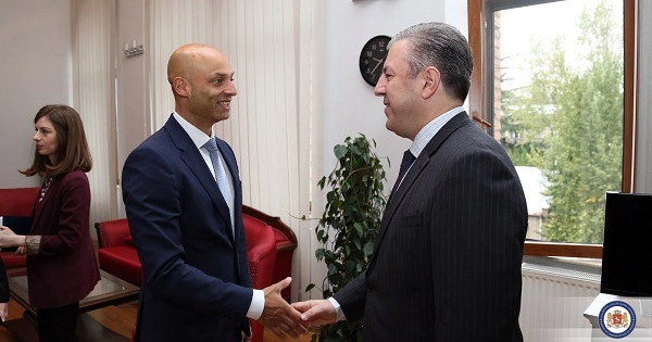 გიორგი კვირიკაშვილი ჯეიმს აპატურაის შეხვდა