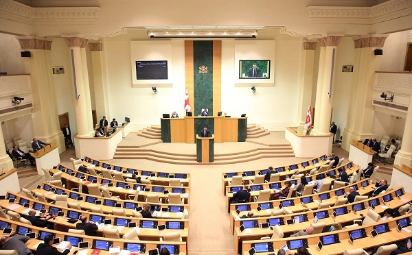  მე-11 მოწვევის პარლამენტმა 150 დეპუტატის უფლებამოსილება ცნო