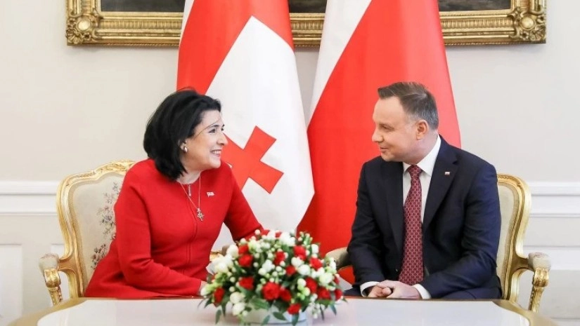 საქართველოსა და პოლონეთის პრეზიდენტები თბილისის აეროპორტში განცხადებას გააკეთებენ