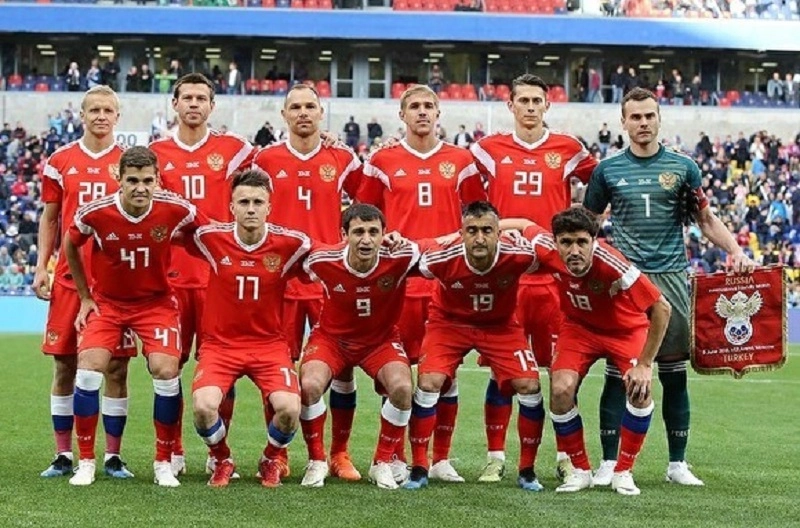 რუსი ფეხბურთელები მსოფლიო ჩემპიონატის მატჩების წინ ამიაკს ყნოსავდნენ - Bild-ი 