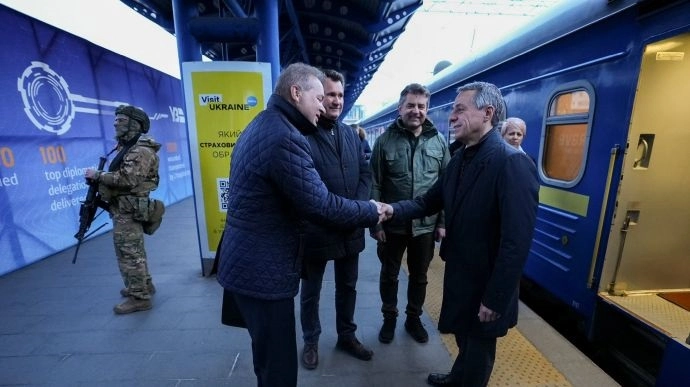 შვეიცარიის პრეზიდენტი უკრაინაში ჩავიდა