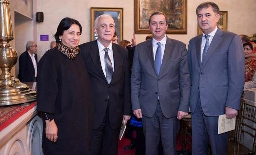გიორგი ალიბეგაშვილი და რიმა ბერაძე „სურბ გევორგის“ საკათედრო ტაძრის კურთხევისა და გახსნის ცერემონიას დაესწრნენ