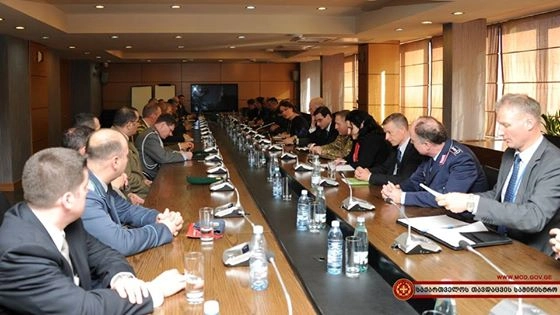 თავდაცვის სამინისტროს საქართველოში აკრედიტებული უცხო ქვეყნების სამხედრო ატაშეები ეწვივნენ