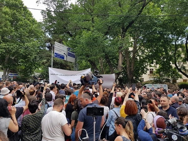 ზაზა სარალიძის მხარდასაჭერ აქციას პრეზიდენტის შვილი შეუერთდა