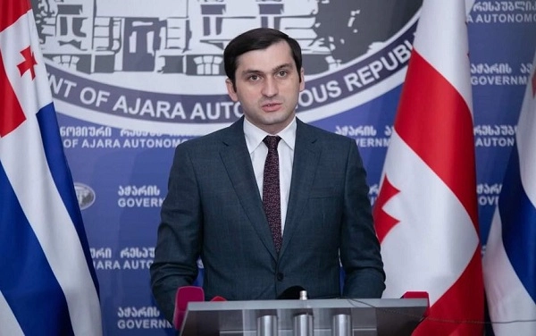 არც პარტია, არც თქვენი გაქცეული ბელადი არ ღირს, რომ თქვენს უსაქციელობაზე,  საუბრობდეს მთელი აჭარა - თორნიკე რიჟვაძე ოპოზიციას