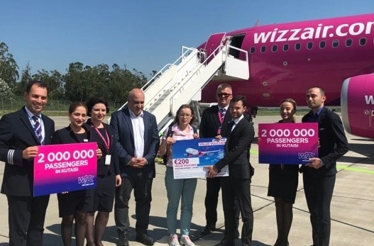 ქუთაისის საერთაშორისო აეროპორტში Wizz Air-ის მე-2 მილიონე მგზავრი დაასაჩუქრეს