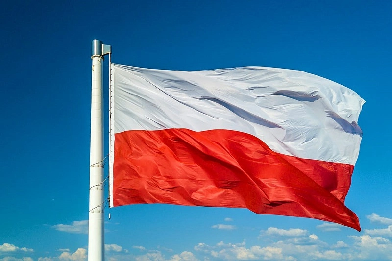 პოლონეთი 40 რუს დიპლომატს გააძევებს